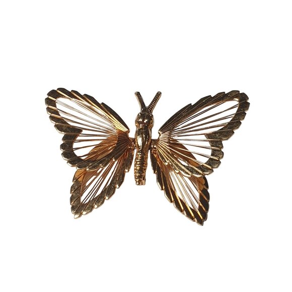 Monet Gold Tone Filigree Butterfly Brooch Pin Nature Fashion Vintage Jewelry - Picture 1 of 4